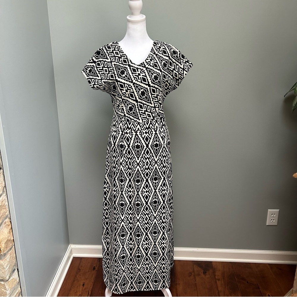 Mikarose woman’s size M long  black and white geometric print dress